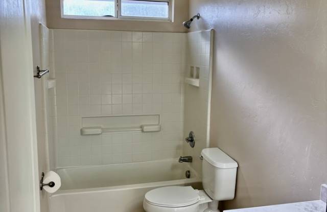 566 West Paseo Celestial