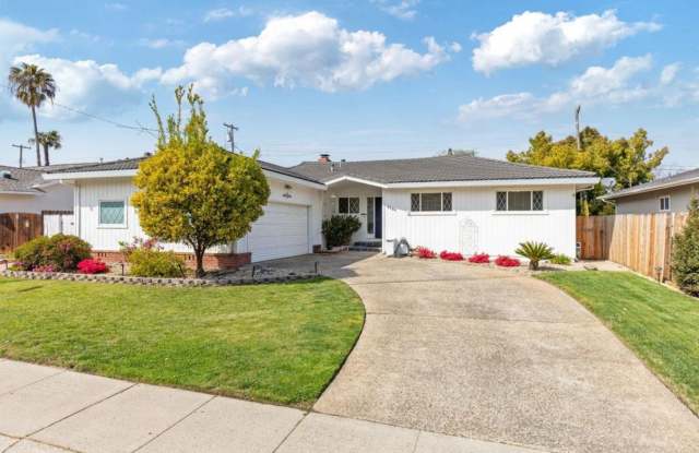 1121 Audrey Way