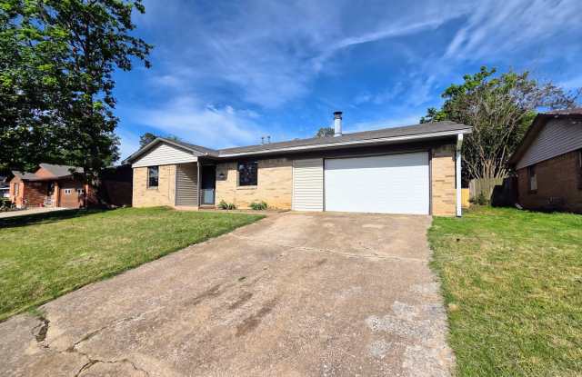 3/2/1 in Quiet Neighborhood in Denison!