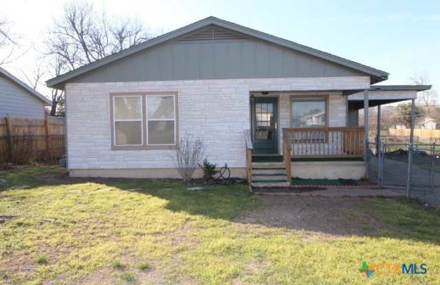 Photo of 1003 Estelle Avenue