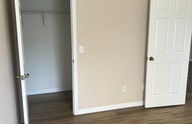 Spacious 3/2 with Attached 2 Car Garage in Deltona Lakes!