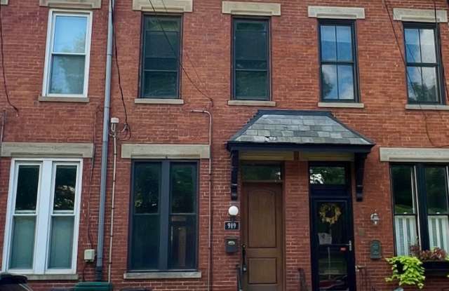 919 Paradrome Street