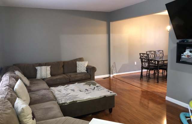 39063 Grennada Street