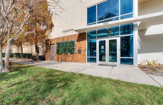 Photo of 525 E JACKSON STREET