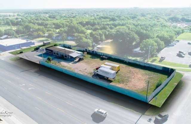 Photo of 1699 N Treadaway Boulevard