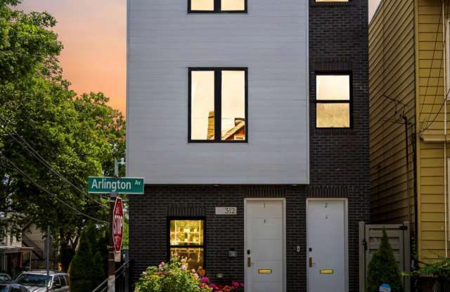 312 ARLINGTON AVE
