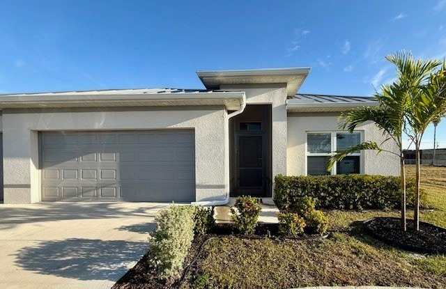 1913 NE JUANITA Place