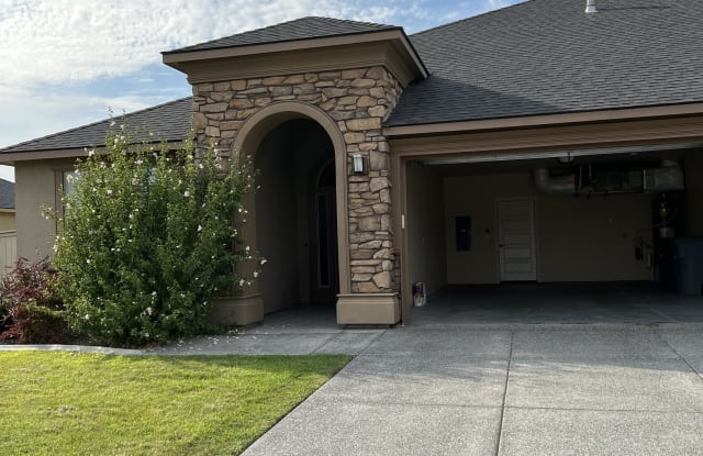 2443 Bramasole Dr. - 2443 Bramasole Drive, Richland, WA 99354