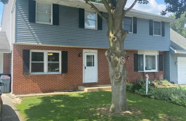 13 Clarendon Dr - 13 Clarendon Drive, Lancaster County, PA 17603