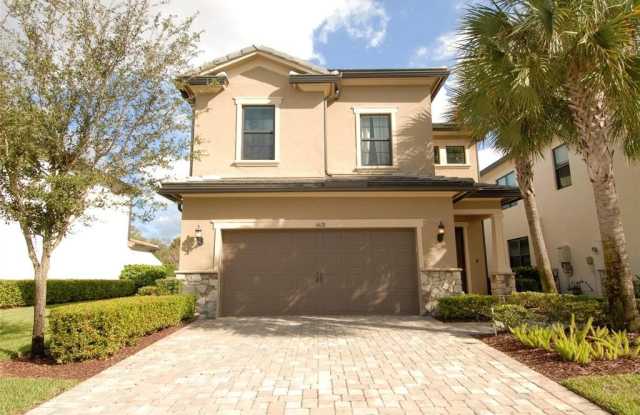 Photo of 4628 Pinehurst Trl