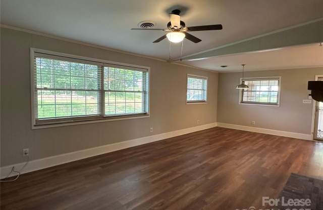 1600 Plumcrest Drive