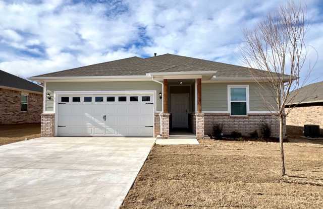 4 Bedroom 2 Bathroom 2 Car Garage Home in Oakdale School District