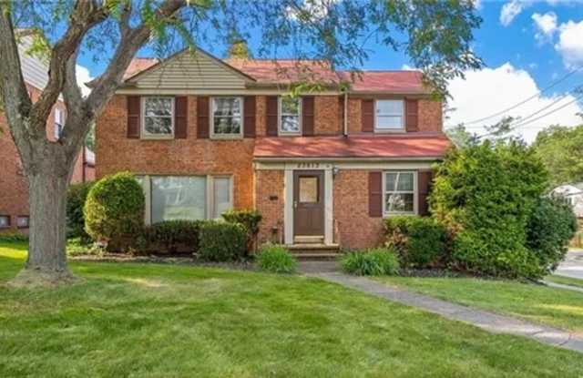 23613 E Baintree - Charming 3 Bedroom