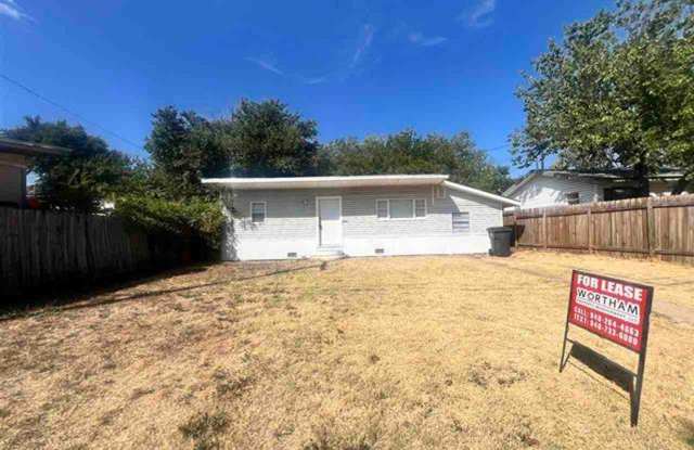 3/1 in Floral Heights