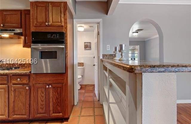 1404 Plunkett Street