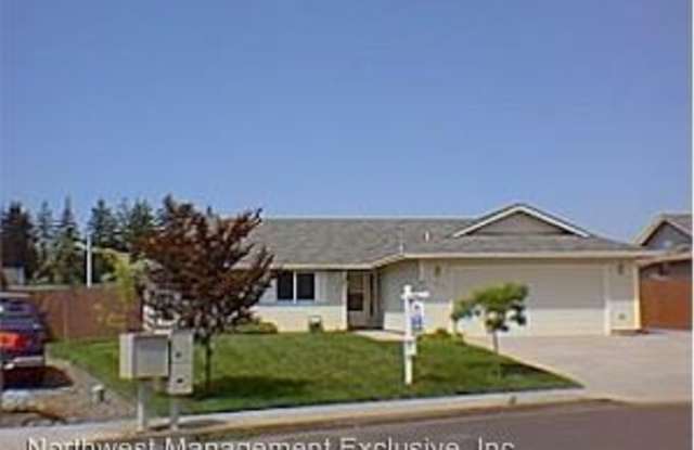 8614 NE 161st Ave - 8614 Northeast 161st Avenue, Orchards, WA 98682