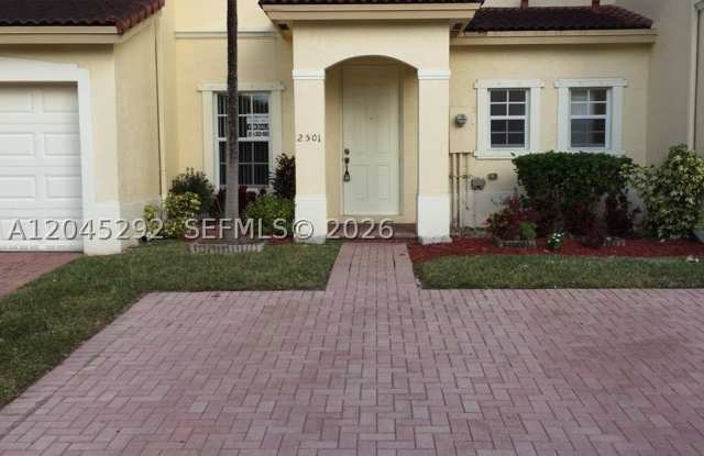 2501 NE 42nd Ave
