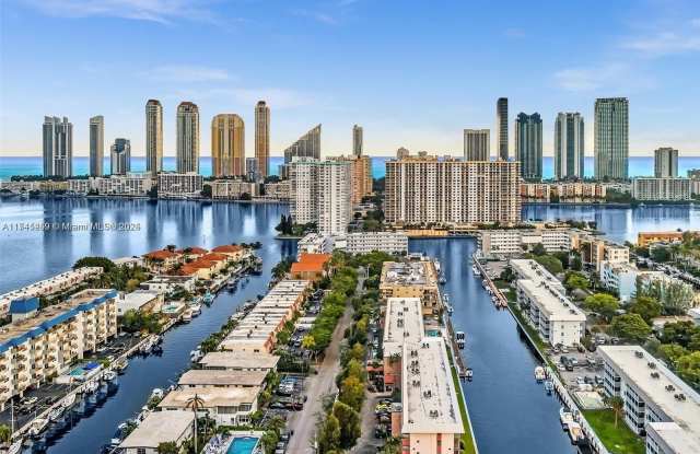 Photo of 3750 NE 170th St