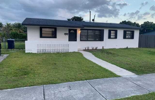 13801 Van Buren St - 13801 Van Buren Street, Richmond Heights, FL 33176