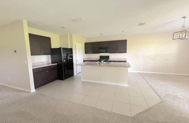 9704 Pepper Tree Trail