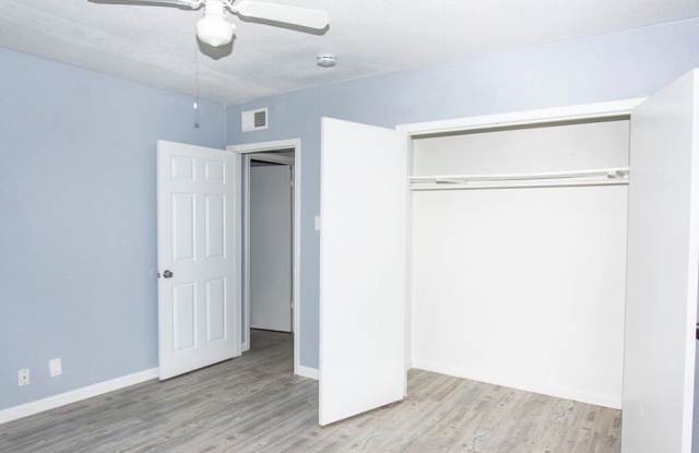 5826 S Alameda Street