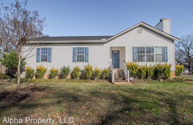 18 Warren Ct - 18 Warren Court, Greenville, SC 29607