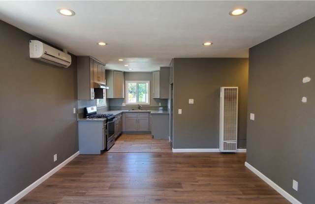 1428 E 54th Street