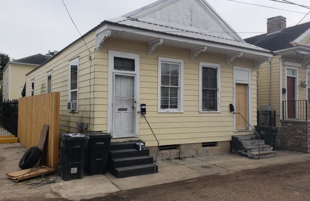 2319 Harmony Street - 2319 Harmony Street, New Orleans, LA 70115