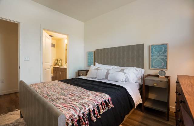 Allaso Journal Center