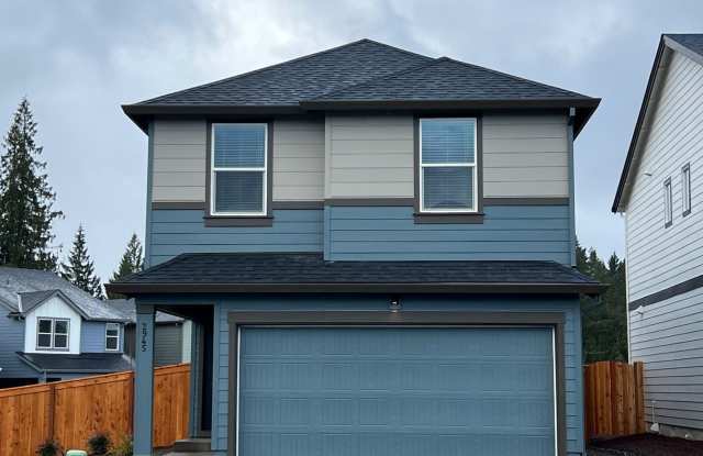 Photo of LIKE NEW 4 Bedroom Ridgefield Home on Corner Lot for Rent - 2945 N. 3rd Way