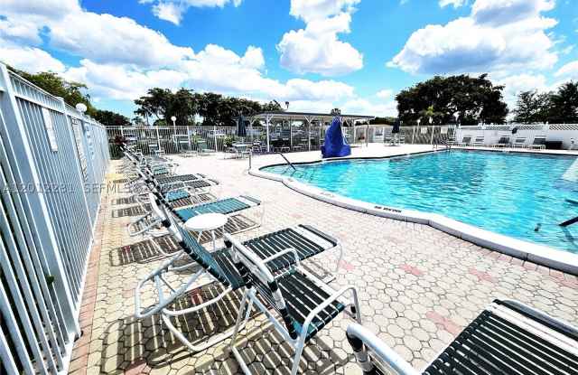 1040 NW 73rd Ter