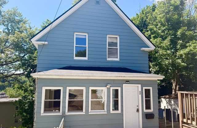 32 Rockland St