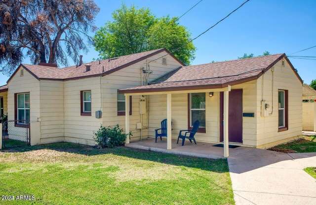 502 W Roma Avenue