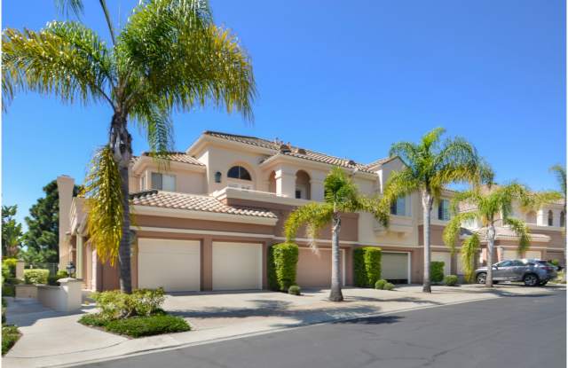 2 Bedroom Plus Loft - Laguna Niguel Condo!
