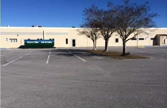 703 W 15th Street unit: B