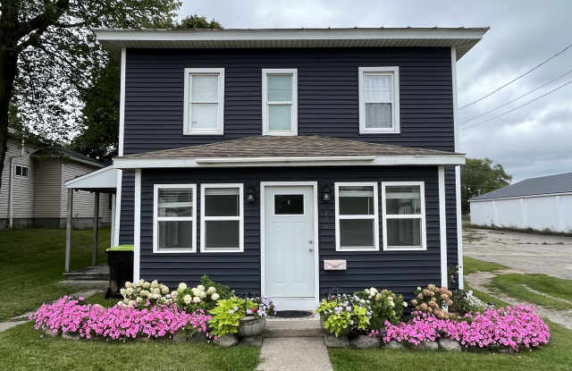 Photo of 720 North Lafayette Street - 1