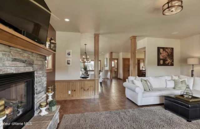 4047 West Shoreview Lane