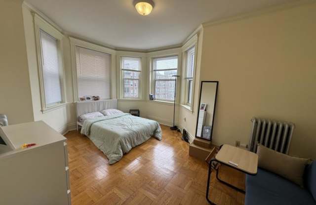 Photo of 40 Queensberry St.