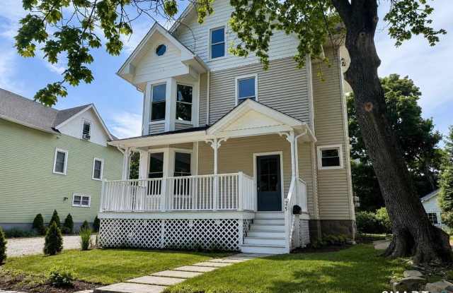 25 Quintard Avenue