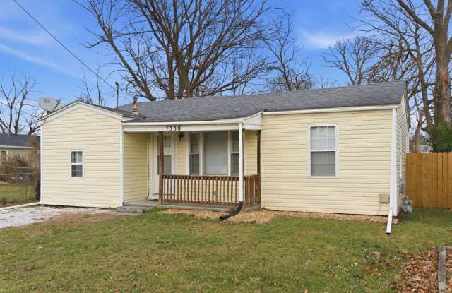 3 Bed | 1 Bath | FULLY Remodeled | FULLY Fenced Yard | Springfield MO | PETS WELCOME!