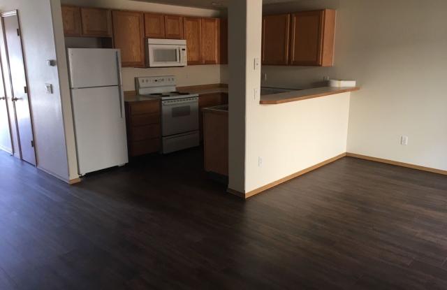 2 Bedroom Townhome in SW Redmond!