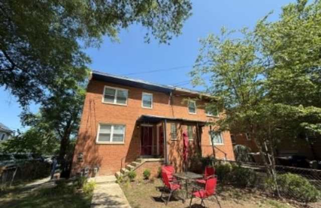 864 Bellevue Circle Southeast