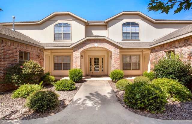 3 bed, 2 bath Condo - ASK ABOUT OUR CASHLESS SECURITY DEPOSIT OPTION.