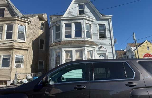 22 Doremus St