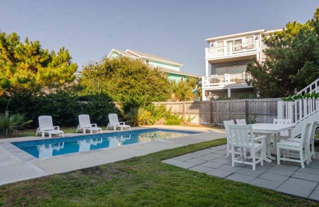 (K400) 507 N Fort Fisher Blvd Carolina Beach, NC 28428