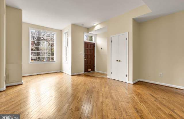 650 E Street NE unit: A