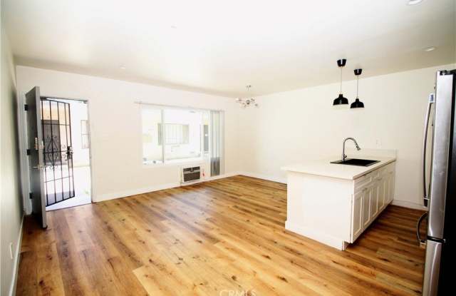 Photo of 2677 Orchard