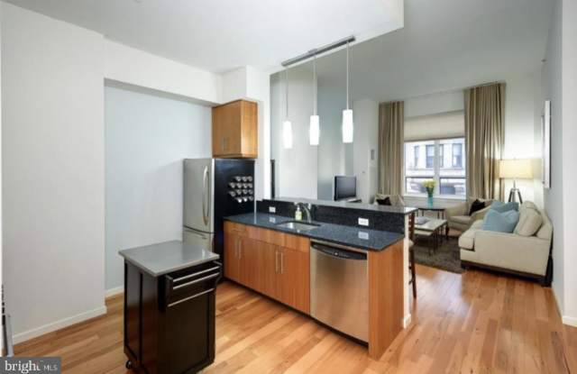 1425 LOCUST Street unit: 2C