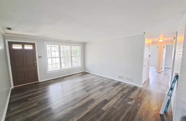 1736 W Weathersfield Way