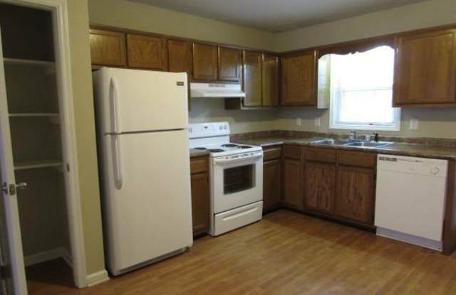 505 Corbin St, Apt D4, #B-505D4 - 505 Corbin Street, Jacksonville, NC 28546